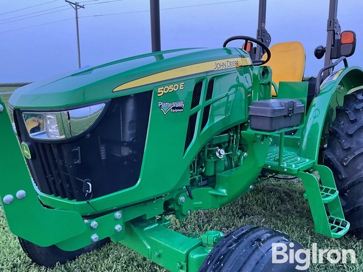 2023-john-deere-5050e-image-18