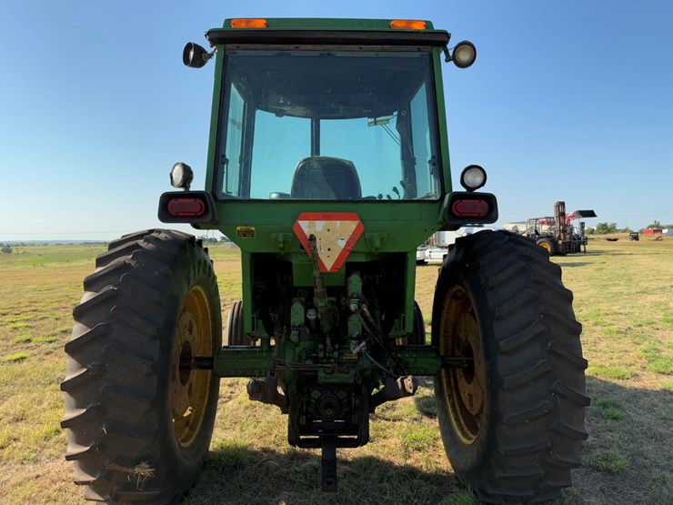 john-deere-4240-image-8