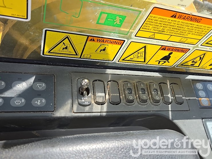 2015-caterpillar-329fl-image-65