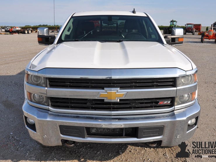 2015-chevrolet-2500-image-2