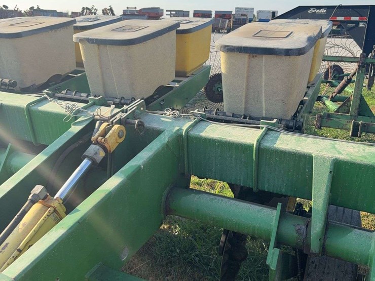 john-deere-7000-image-6