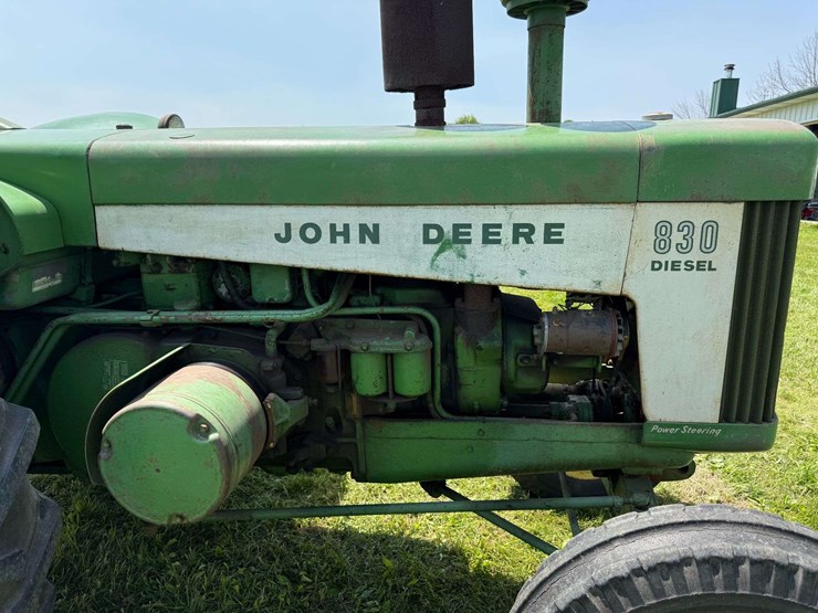 john-deere-830-image-16