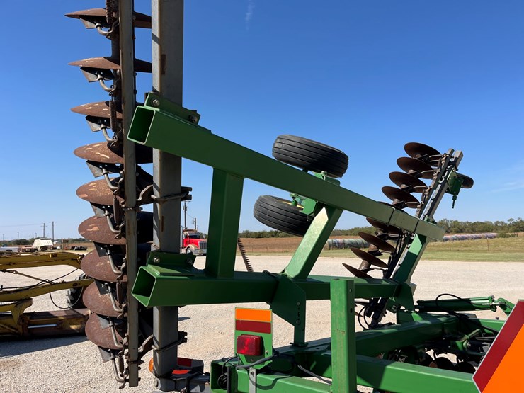 2005-john-deere-637-image-10