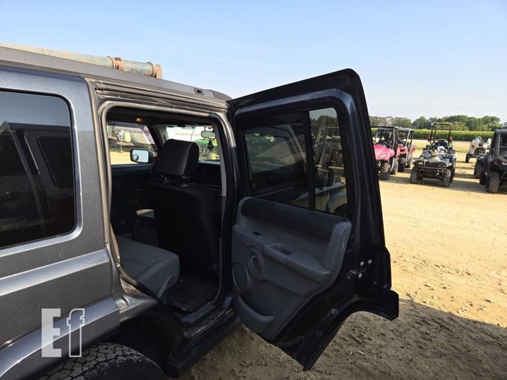 2007-jeep-commander-image-24