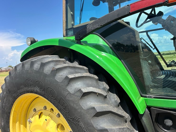 john-deere-8120-image-32
