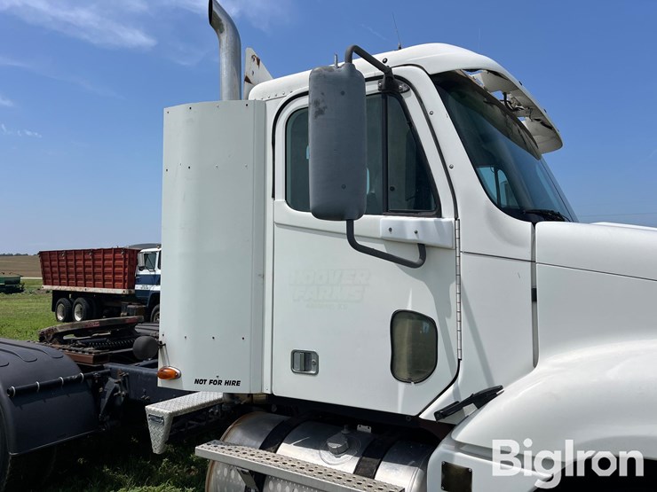 2003-freightliner-t/a-truck-tractor-image-13