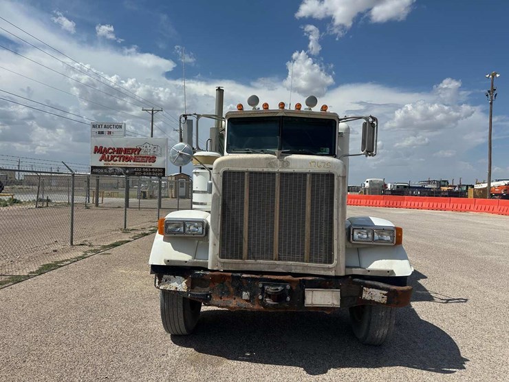 2007-peterbilt-379-image-3