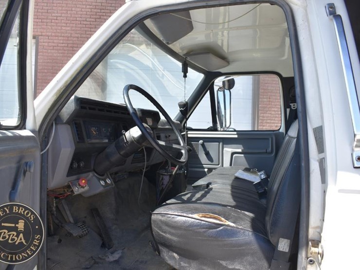 1995-ford-f800-image-19