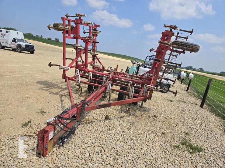wil-rich-field-cultivator-3837-image-3