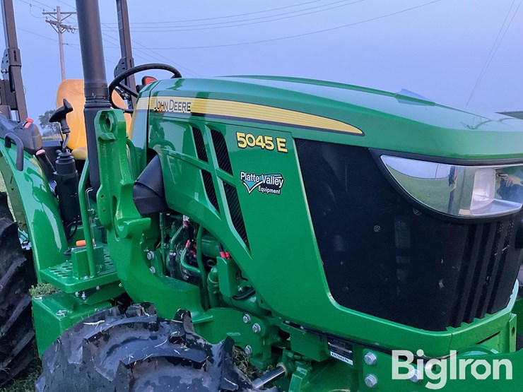 2022-john-deere-5045e-image-10
