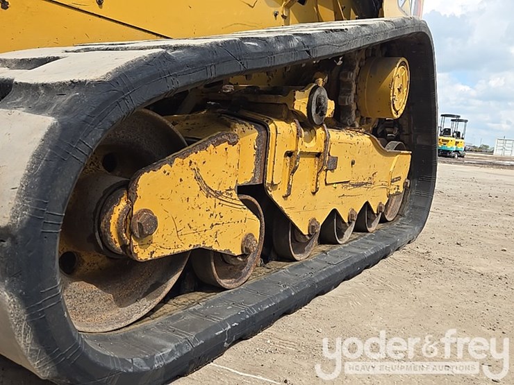 2022-caterpillar-259d3-image-19