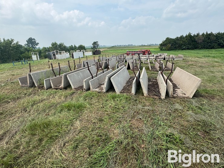 concrete-feed-bunks-image-8