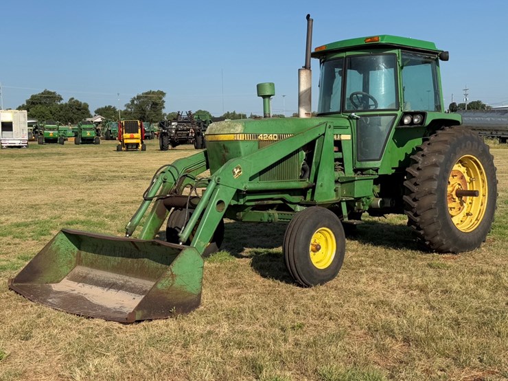 john-deere-4240-image-1