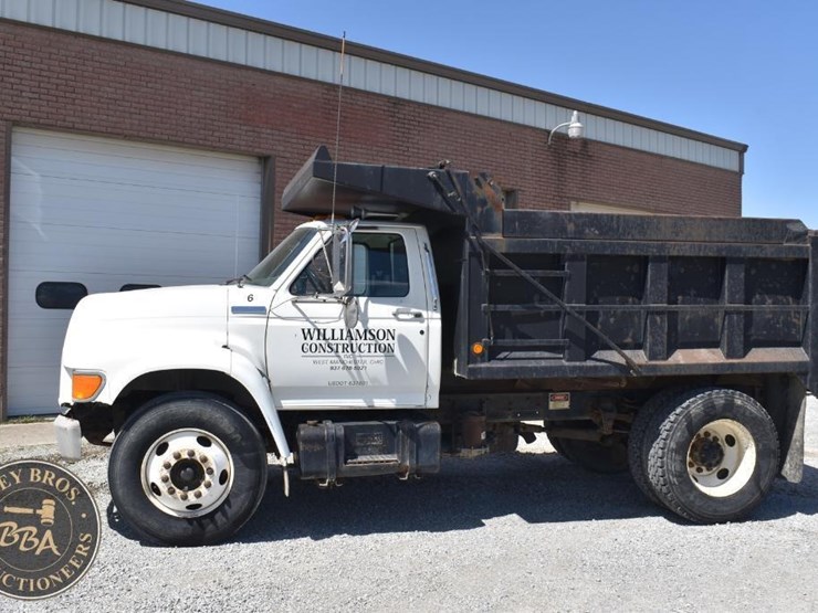 1995-ford-f800-image-2