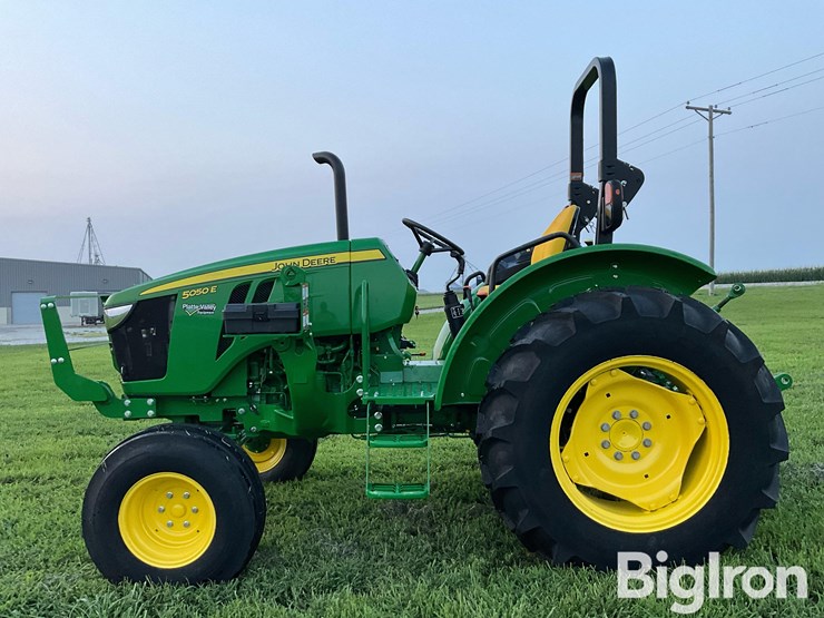 2023-john-deere-5050e-image-8