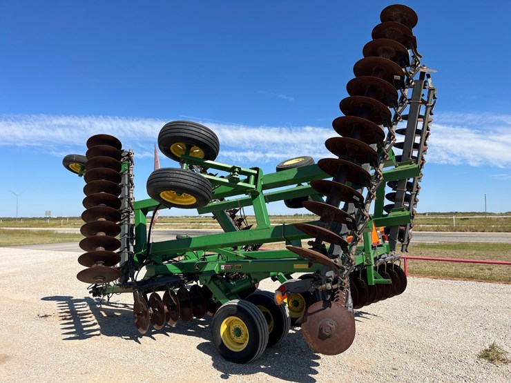 2005-john-deere-637-image-12