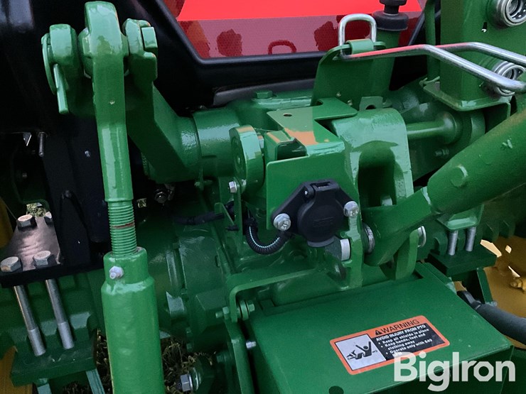 2022-john-deere-5045e-image-19
