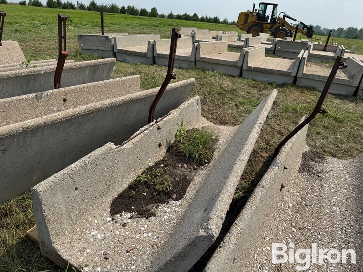 concrete-feed-bunks-image-18