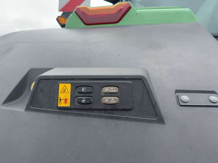 2021-john-deere-7r-350-image-23