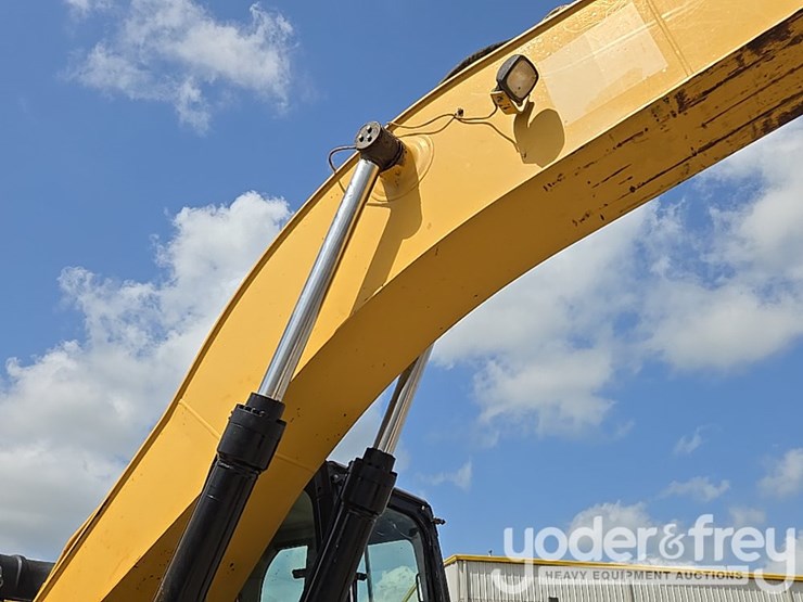 2015-caterpillar-329fl-image-35