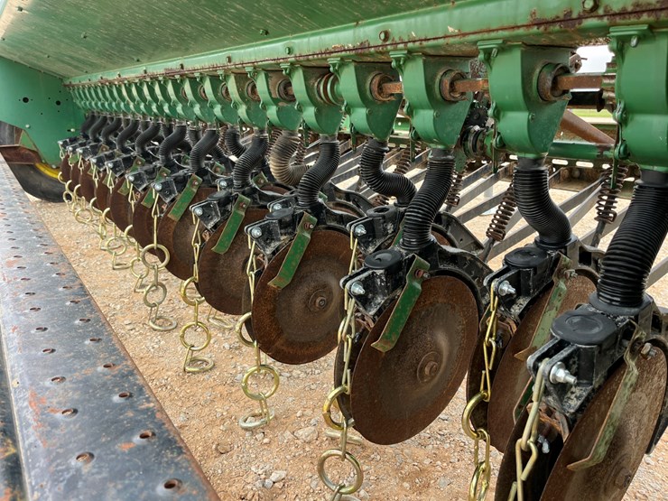 john-deere-8300-image-10