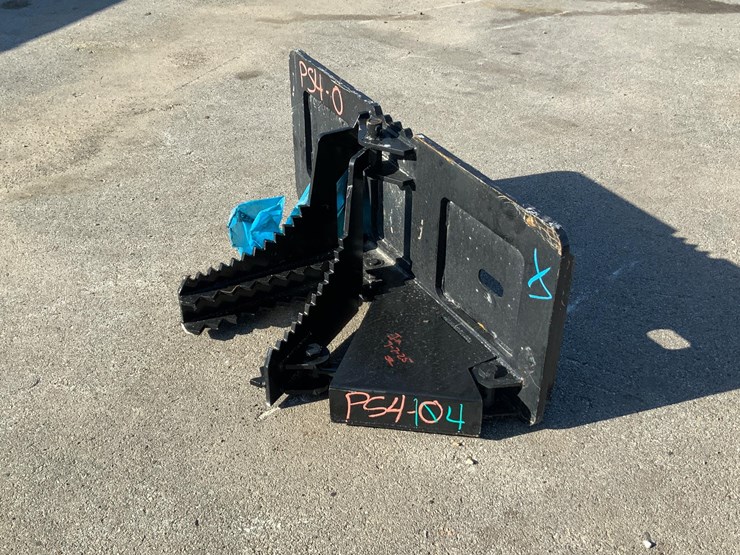skid-steer-post-puller-attachment-image-1