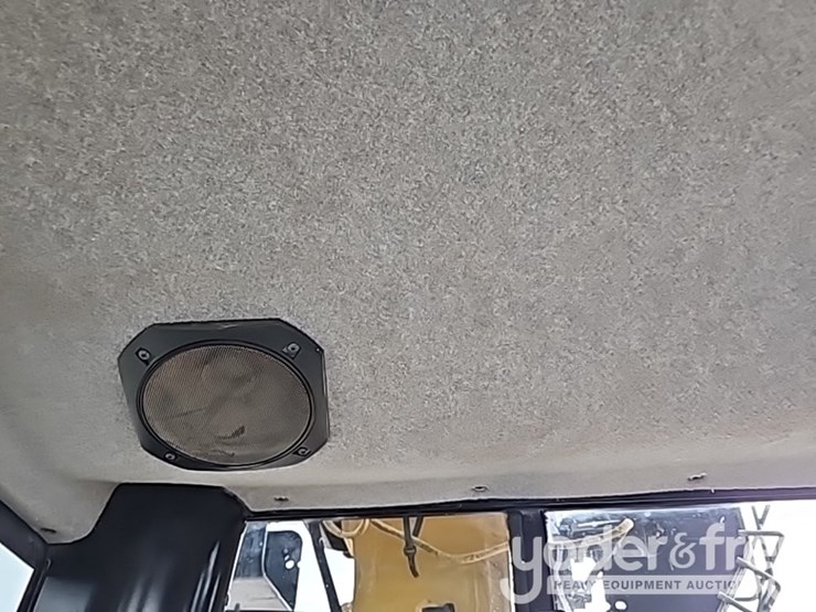 2019-caterpillar-d6n-lgp-image-56