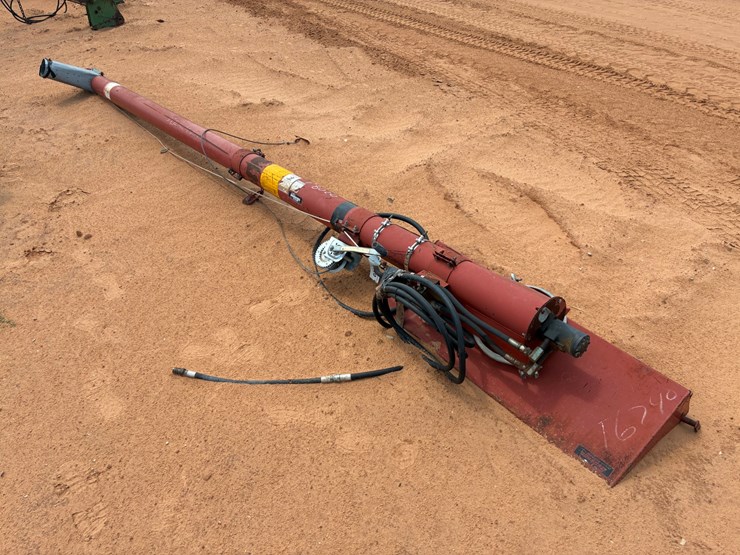 #t8020-•-grain-auger-image-1