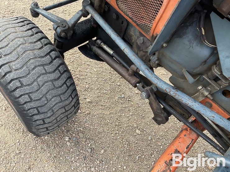 1976-kubota-b7100-image-12