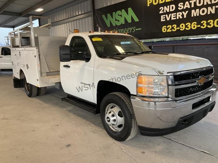 2013-chevrolet-silverado-3500hd-image-2