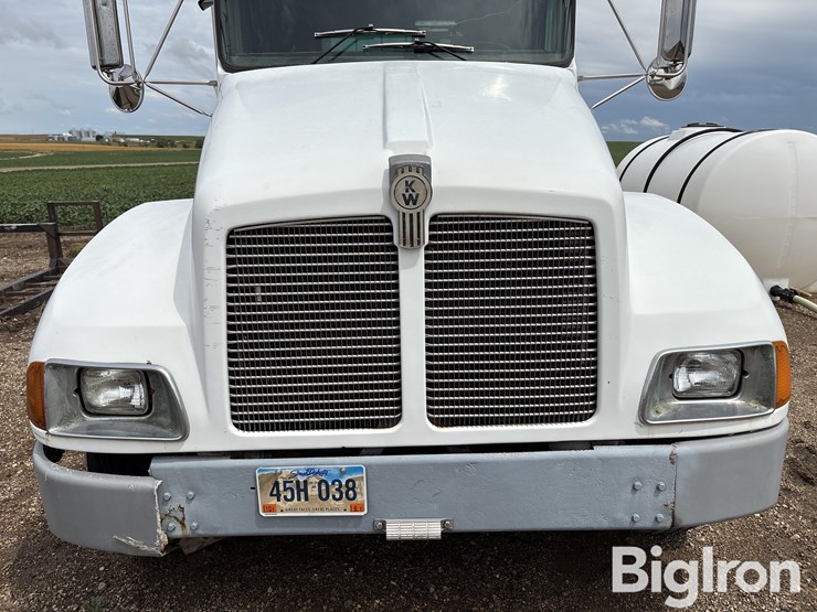 2000-kenworth-t300-image-12