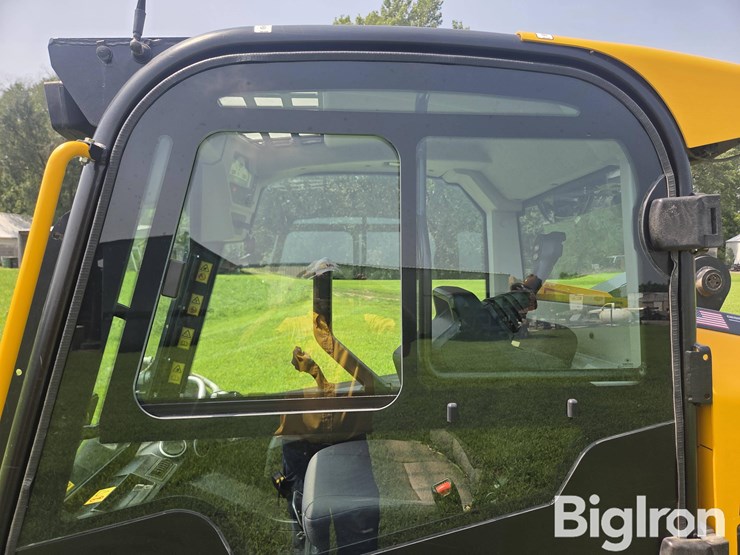 2020-jcb-270-image-14