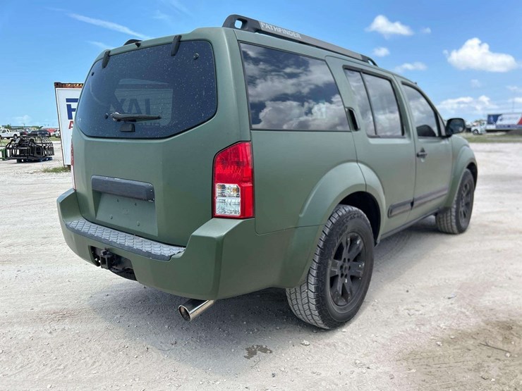 2005-nissan-pathfinder-image-3