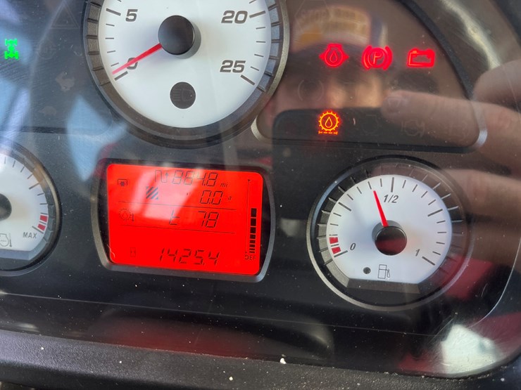 2019-massey-ferguson-6713-image-21