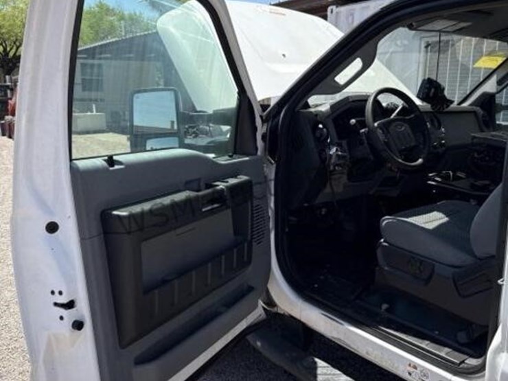 2015-ford-f550-image-34