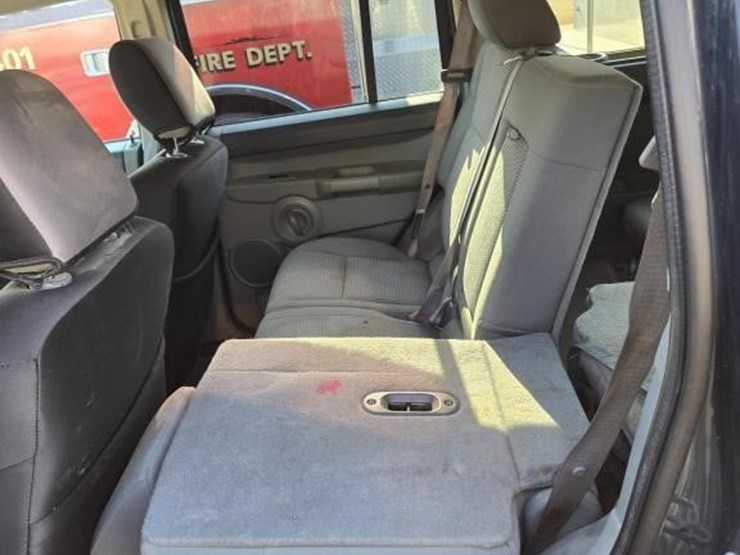 2007-jeep-commander-image-11