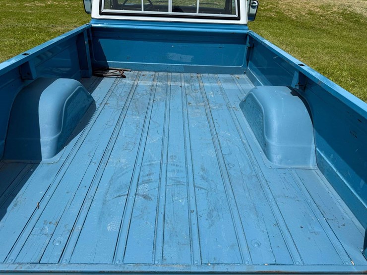1972-chevrolet-c20-image-15