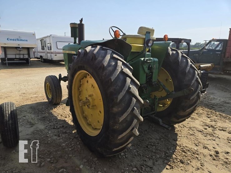 john-deere-4010-image-14