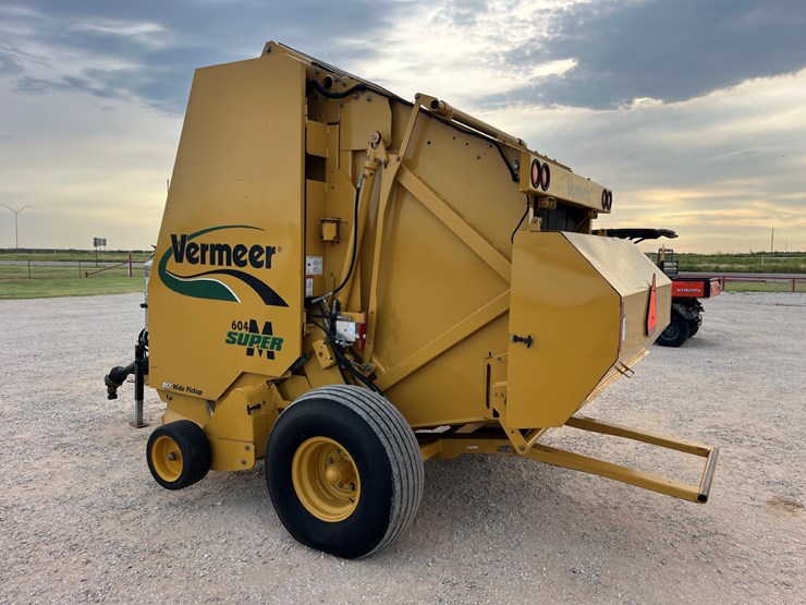 2013-vermeer-604sm-image-11