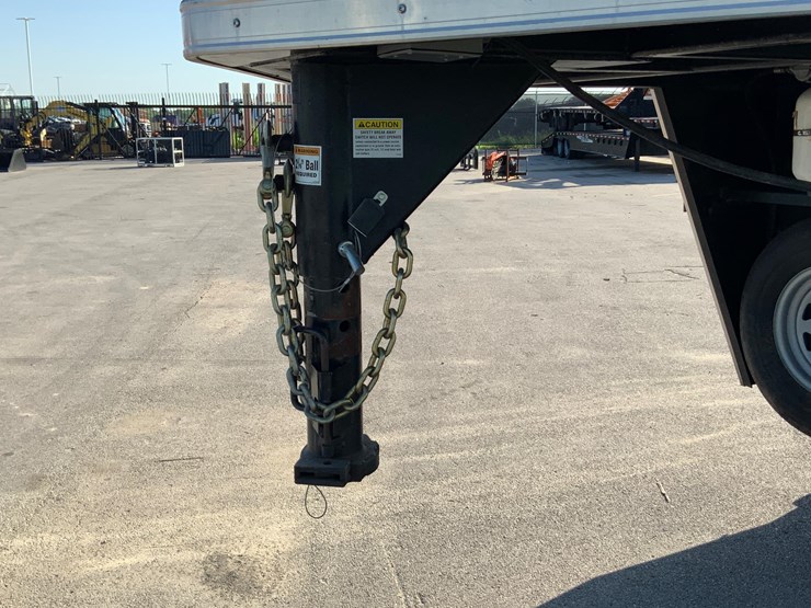 2020-dixie-outlaw-t/a-livestock-trailer-image-12