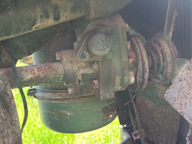 john-deere-70-image-14