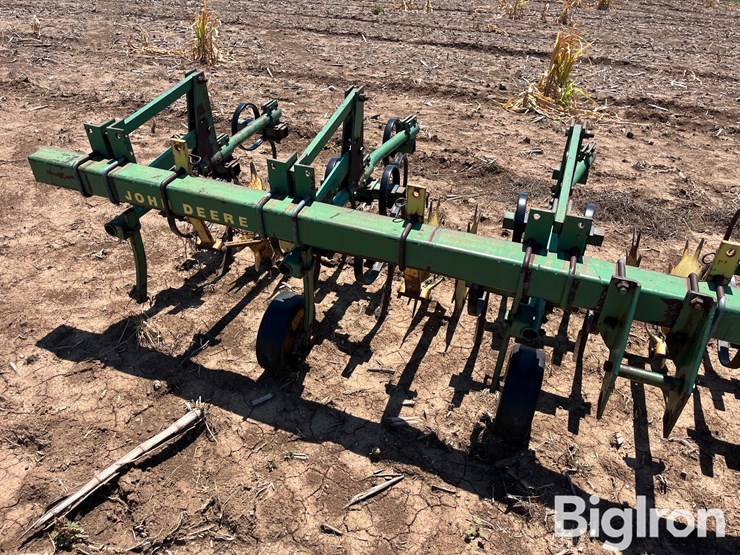 john-deere-cultivator-image-10