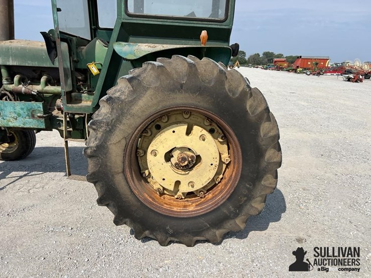 john-deere-4010-image-9