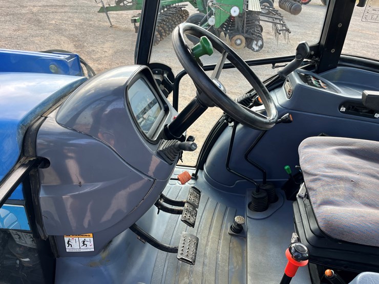 2007-new-holland-td95d-image-16