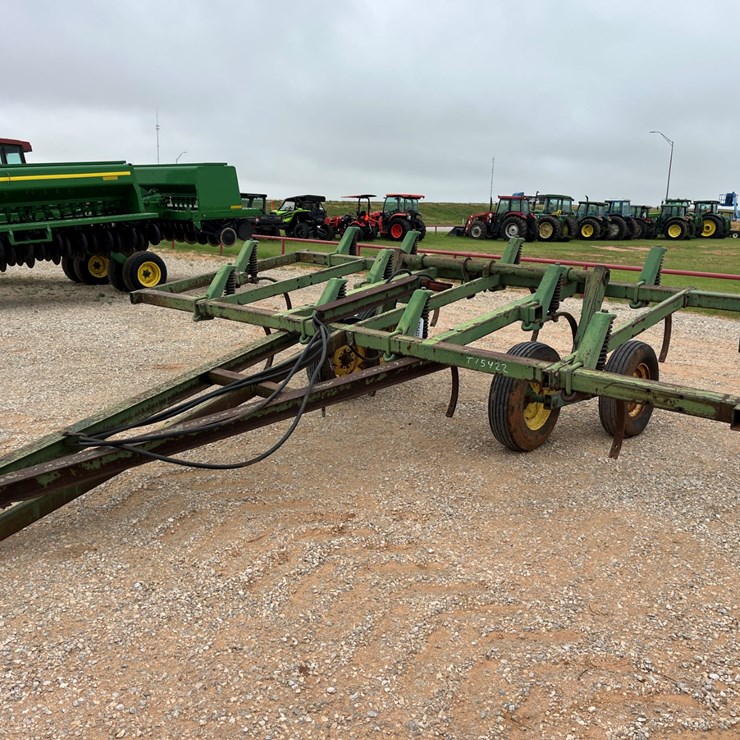 JOHN DEERE 1600