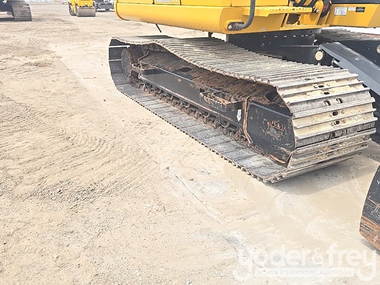 2022-deere-130g-image-20