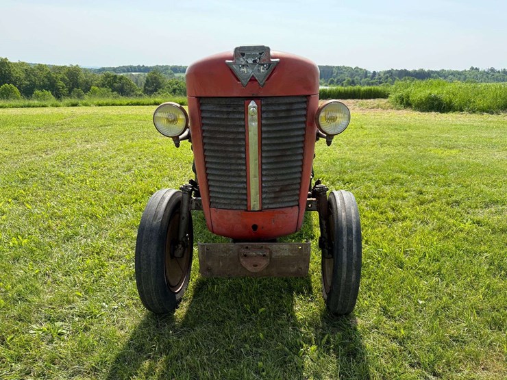 massey-ferguson-825-image-2