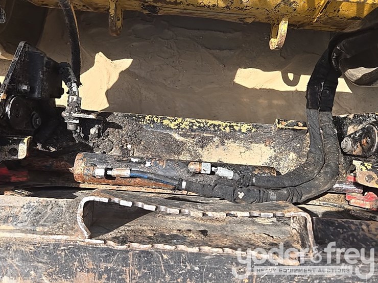 2022-caterpillar-259d3-image-23