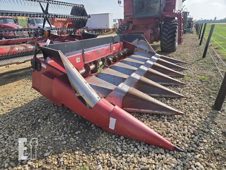 case-ih-1063-image-1
