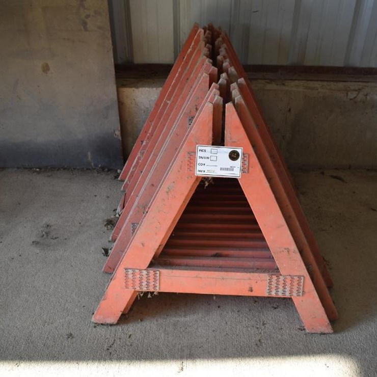 WOODEN BARRICADES 44019